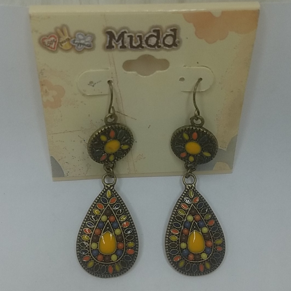 NWOT Mudd Boho Dangle Hook Earrings Bead Accents